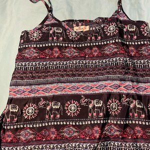 Beautiful silky Hollister tank